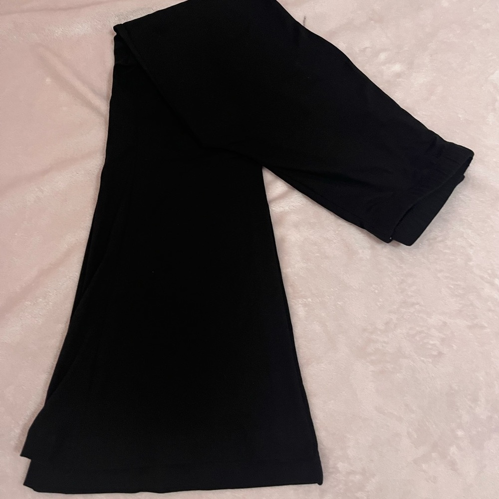 BLACK FLARE LEGGINGS